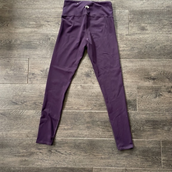 #15 cute dark purple leggings - Picture 3 of 4